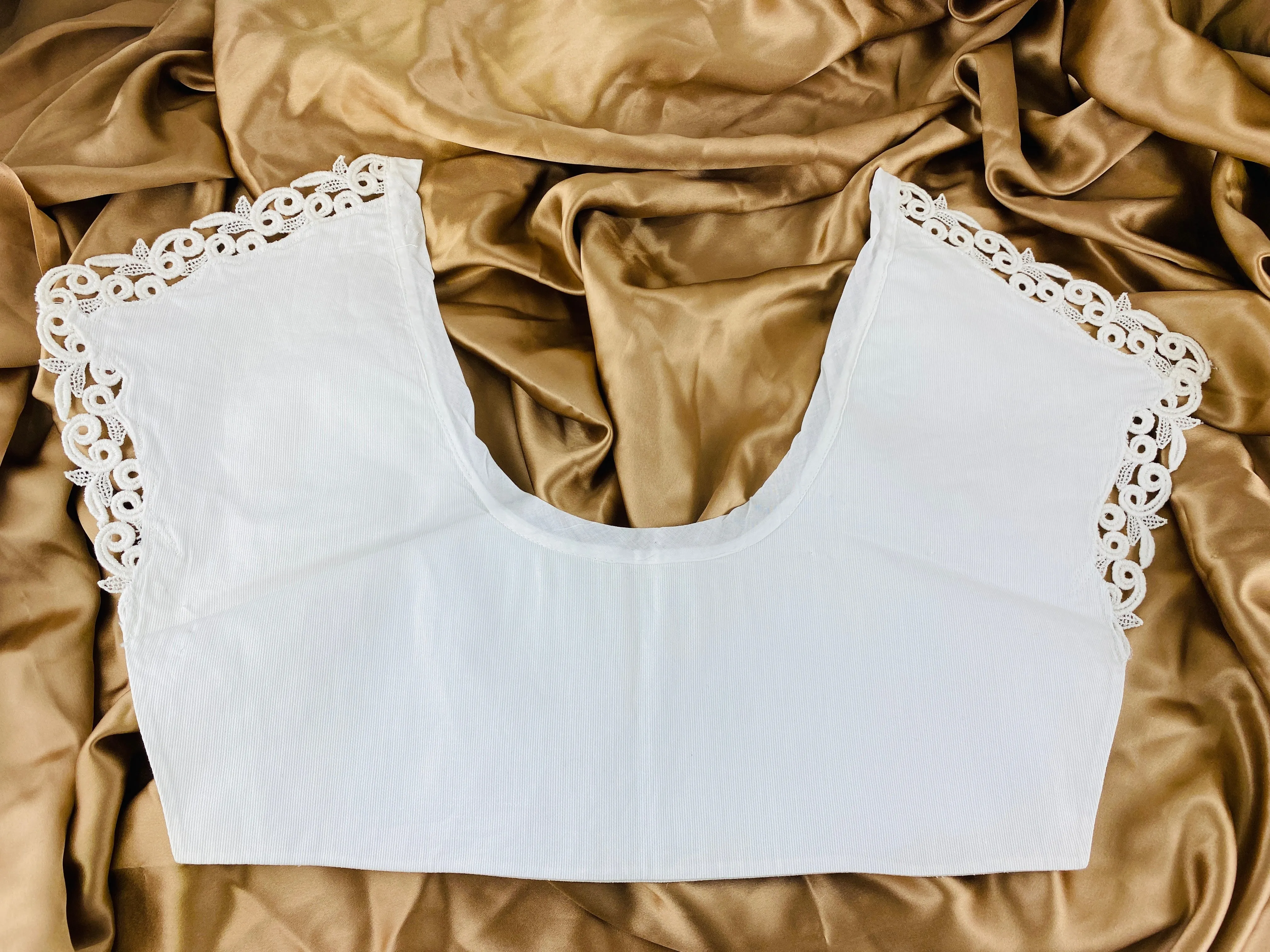 Vintage 1950s White Guipure Cotton Collar & Matching Cuffs Set, Triples